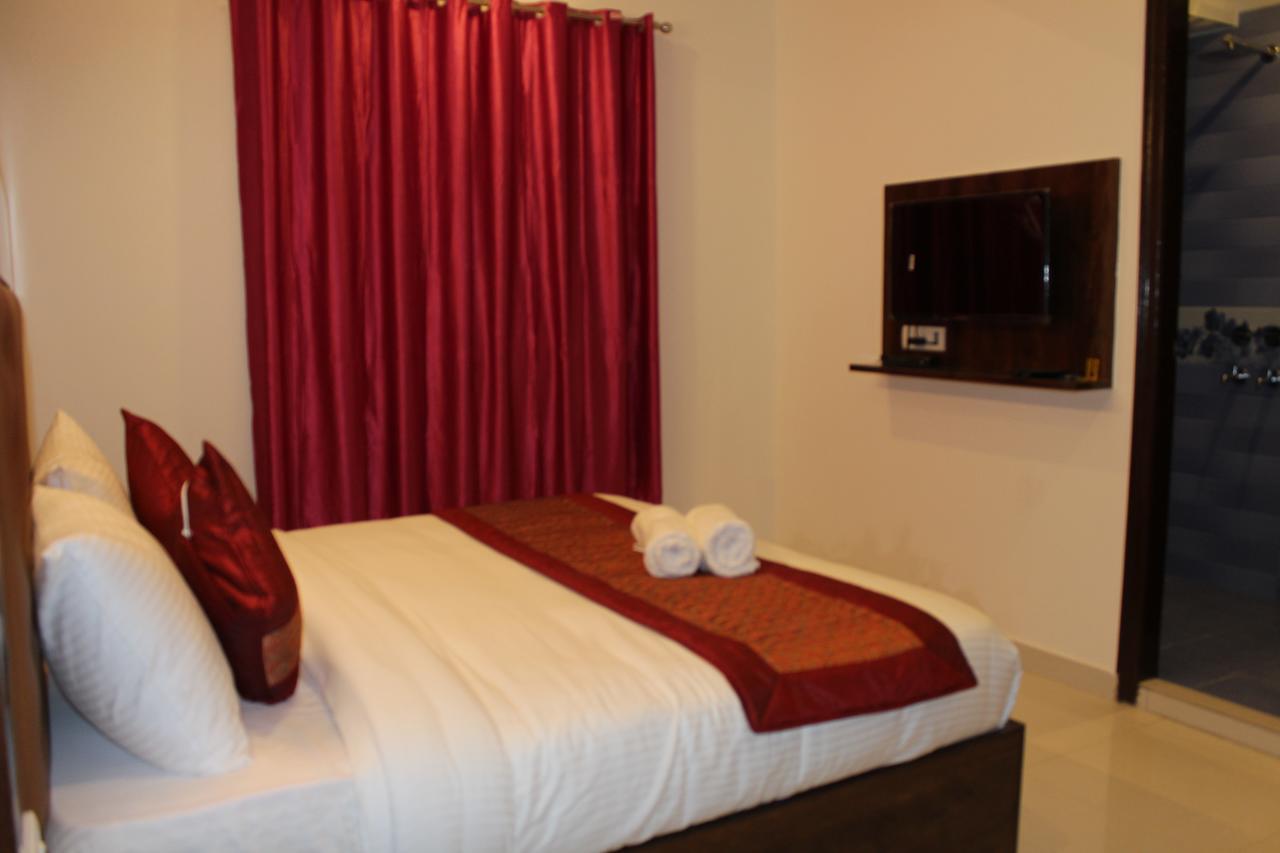Airport Hotel Ark Of Avalon Neu-Delhi Exterior foto