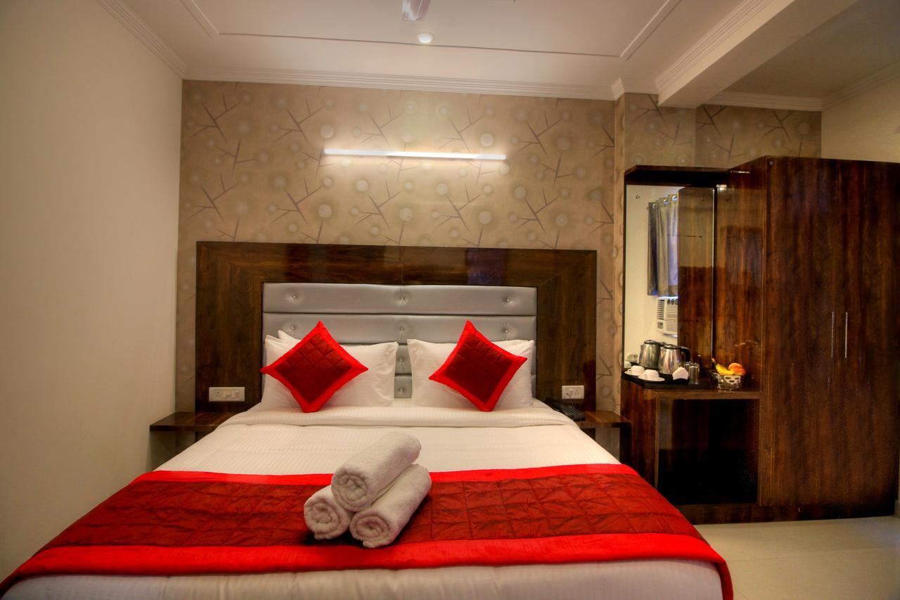 Airport Hotel Ark Of Avalon Neu-Delhi Exterior foto