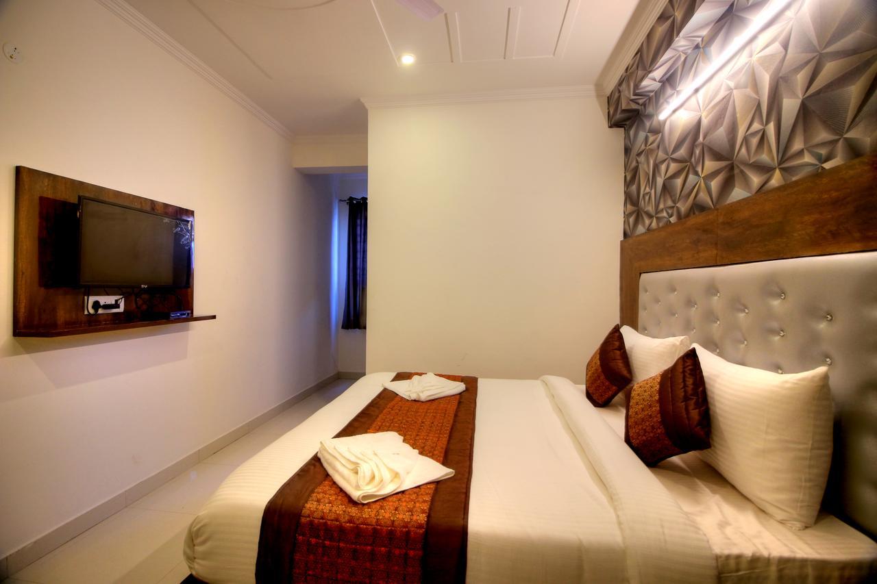 Airport Hotel Ark Of Avalon Neu-Delhi Exterior foto